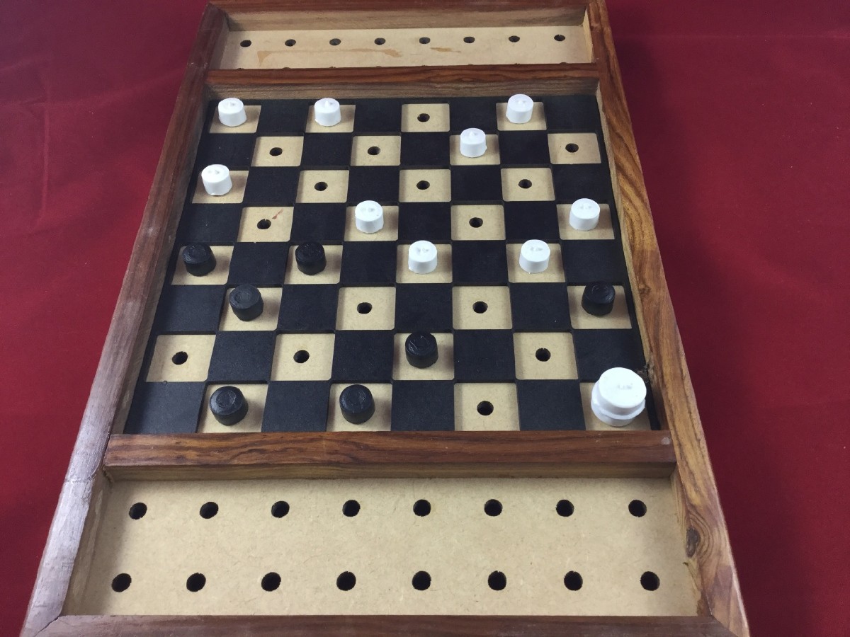 Picture picture of our Checkers Set, Classic